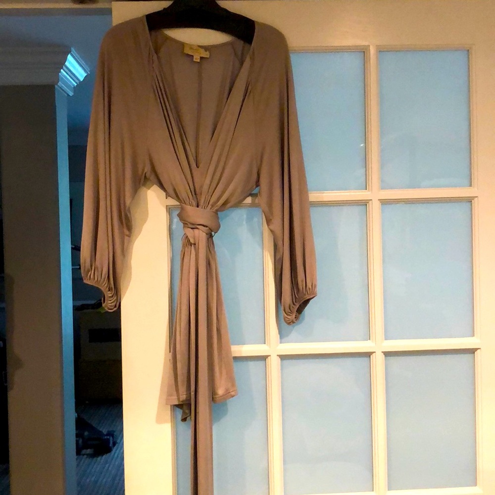 Elizabeth and James romper size medium